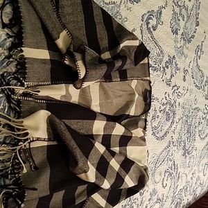 New Jones New York Ruana Shawl